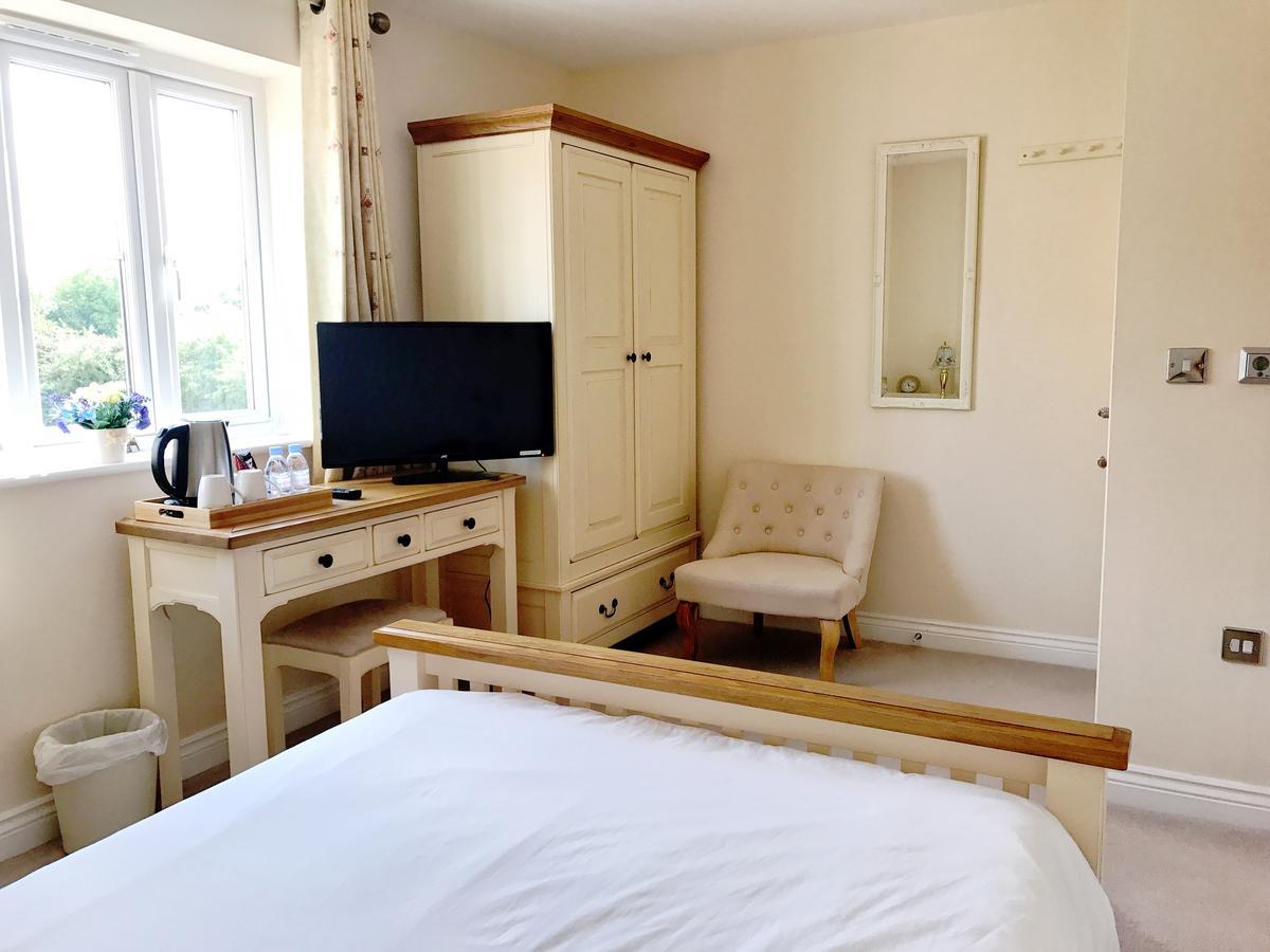 Bed and Breakfast Moon House Уитни Экстерьер фото