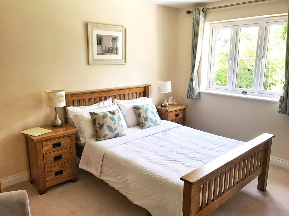 Bed and Breakfast Moon House Уитни Экстерьер фото
